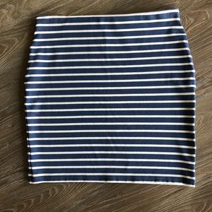 LOFT blue and white striped elastic waist skirt sz S